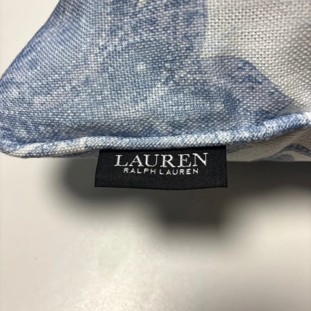New Lauren Ralph Lauren Indoor Outdoor Set of 2 Blue White Floral Print Pillows